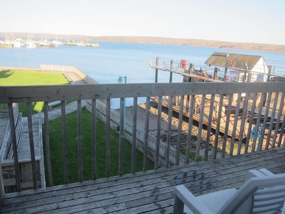 Shoreline Suites Digby Bagian luar foto